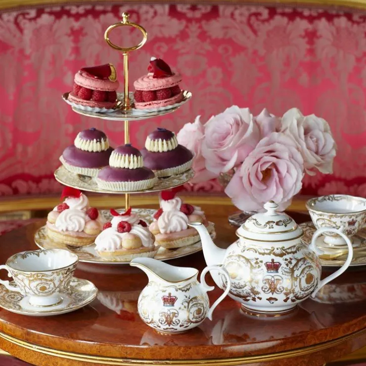 Victoria And Albert Pillbox*Royal Collection Shop